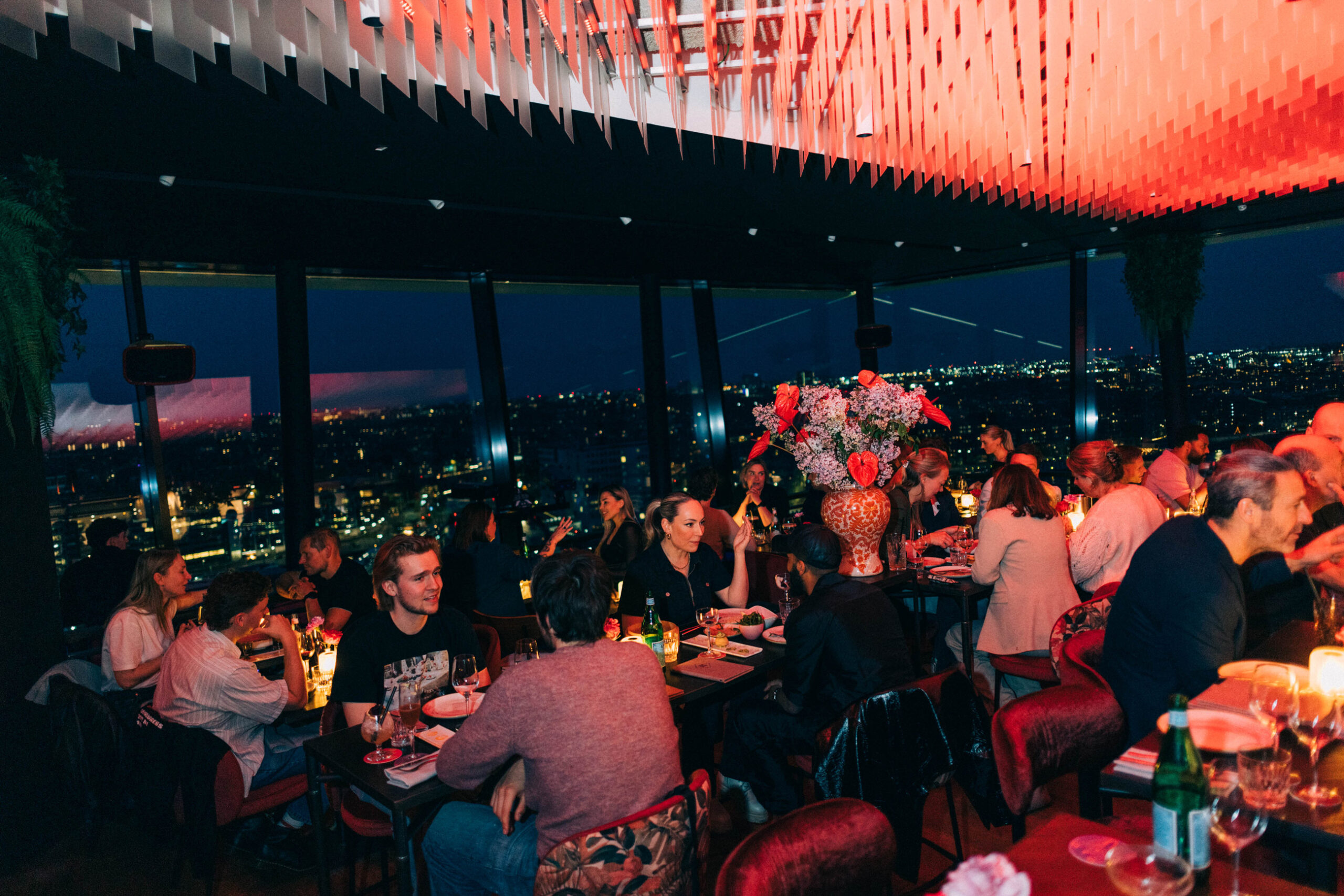 Madam Amsterdam Sky bar & Restaurant - A'DAM Tower Restaurant Madam Amsterdam